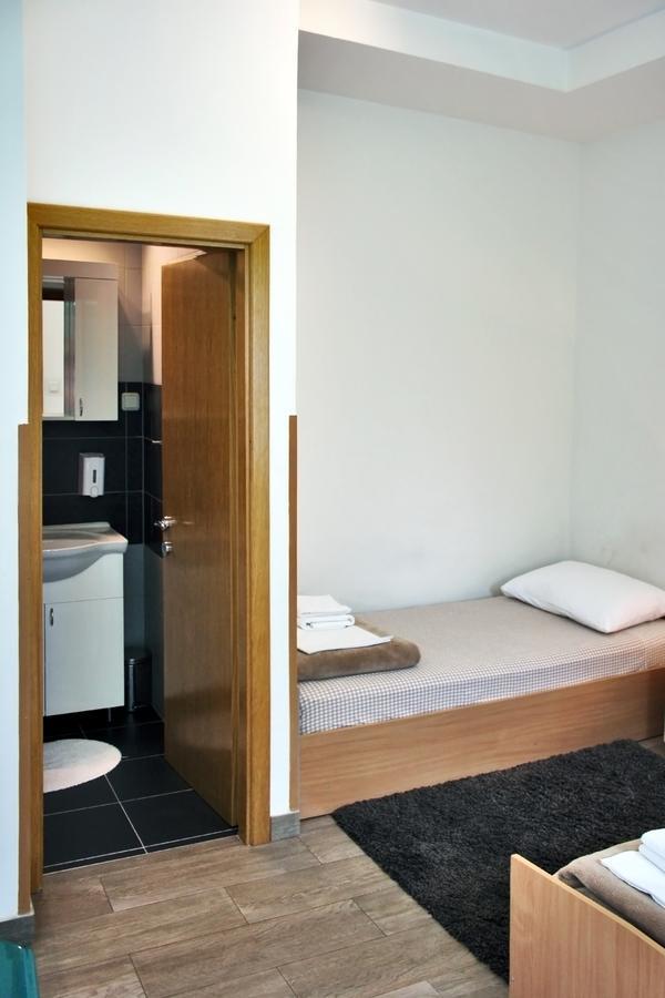 Rooms Fitea โอซีเยก ภายนอก รูปภาพ
