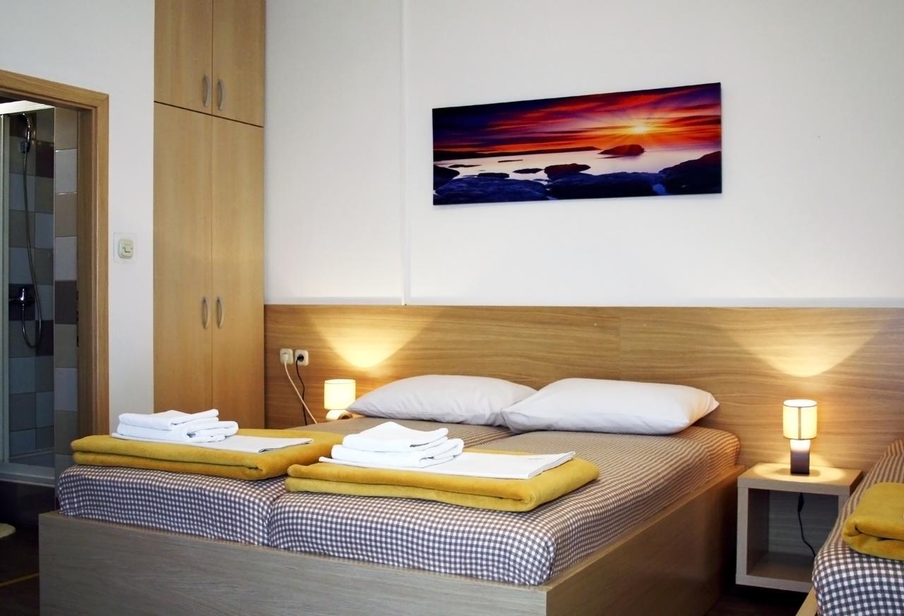 Rooms Fitea โอซีเยก ภายนอก รูปภาพ