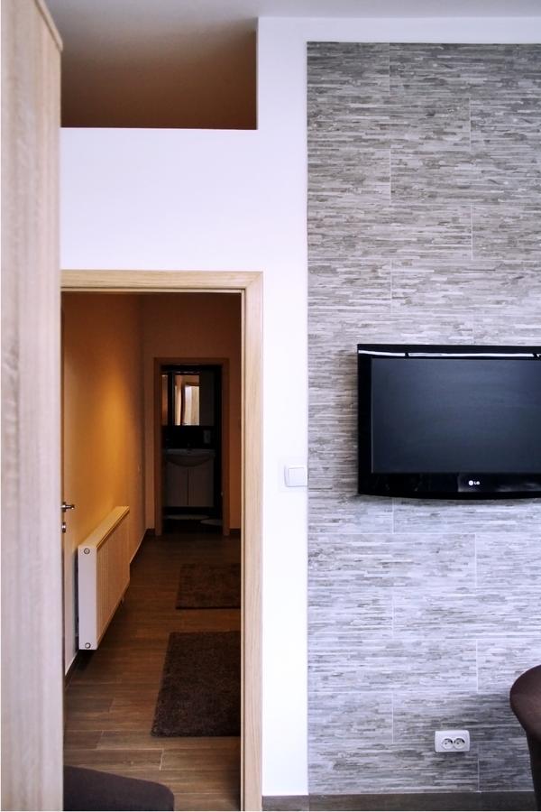 Rooms Fitea โอซีเยก ภายนอก รูปภาพ