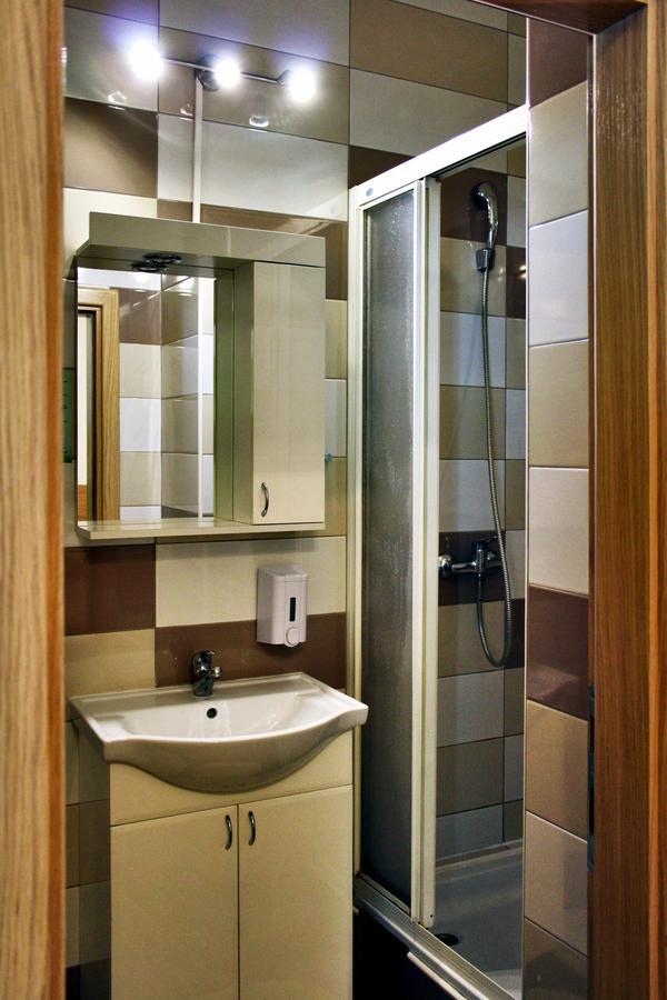 Rooms Fitea โอซีเยก ภายนอก รูปภาพ